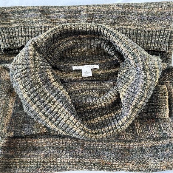 Maggy London turtle neck long sleeves sweater dress unused size Medium - Picture 11 of 12